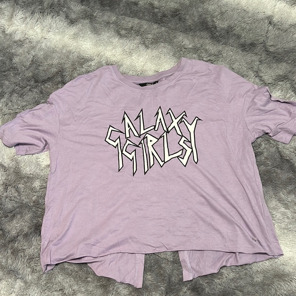 Only Lavender back cutout T-shirt